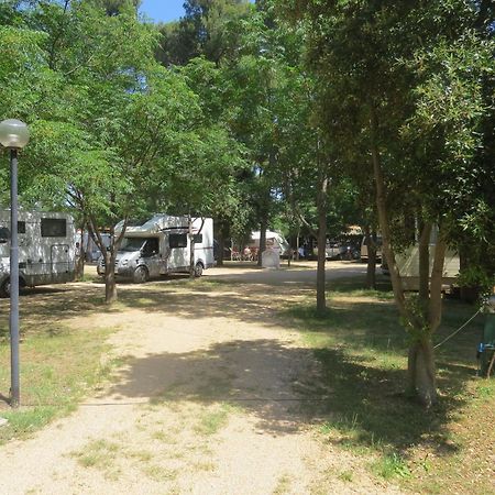 Camping Mia Bungalow & Mobile Home บีโอกราดนาโมรู ภายนอก รูปภาพ